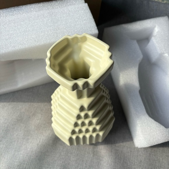 White Checkered Decorative Mosaic Plaid Design Ceramic Vase, 9.5 Inch - Picture 4 of 6